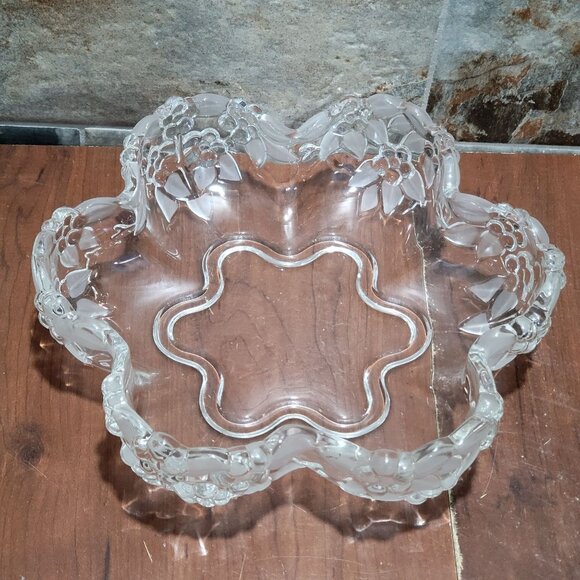Crystal Glass Serving Bowl Clear Frosted Floral Centerpiece - Picture 3 of 9